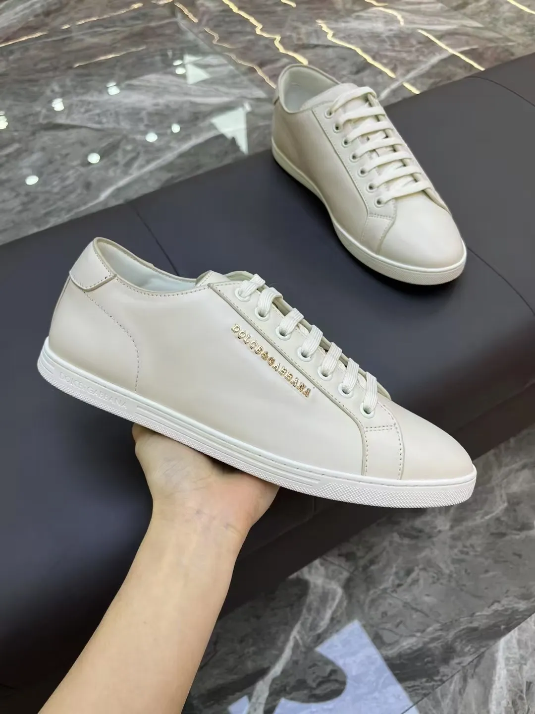 Men's Men's Shoes 💰400 [New Style] 🐝🐝DG men's calfskin sneakers Portofino Yacht shoes, simple and versatile design, unique saddle leather soles. The Dolce &G logo rear wing is the icing on the cake. Imported cowhide + rubber outsole Size: 39-44 (customized at 38.45)